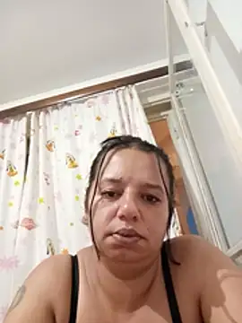 Snapshot of roxana_e43 chatting on 07-10-26, 06:41 roxana e43 online show from 07-10-26, 06:41