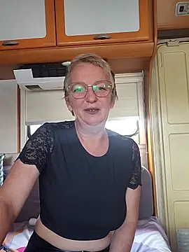 lescoquinsdu40 online show from 03-10-26, 02:43