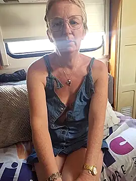 lescoquinsdu40 online show from 03-19-26, 02:28