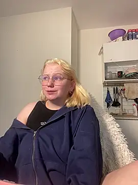 Snapshot of soft_focus chatting on 06-14-26, 04:46 soft focus online show from 06-14-26, 04:46