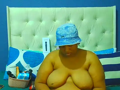 Snapshot of Cuddle_Zee chatting on 03-01-26, 09:37 Cuddle Zee online show from 03-01-26, 09:37