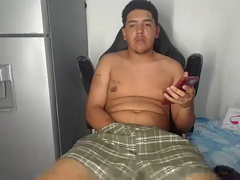 Snapshot of simonxxxlbear chatting on 02-28-26, 10:42 simonxxxlbear online show from 02-28-26, 10:42