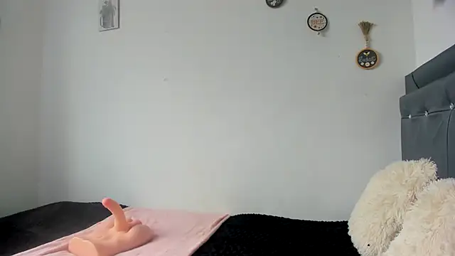 Snapshot of Miranda-cambell chatting on 07-09-26, 09:58 Miranda-cambell online show from 07-09-26, 09:58