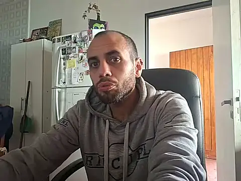 Snapshot of oroenbarra chatting on 07-28-26, 01:54 oroenbarra online show from 07-28-26, 01:54