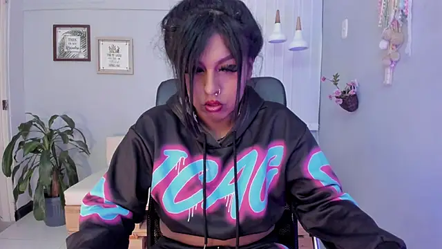 Nahomy Collins  online show from 03-07-26, 07:30