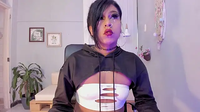 Nahomy Collins  online show from 03-23-26, 07:25