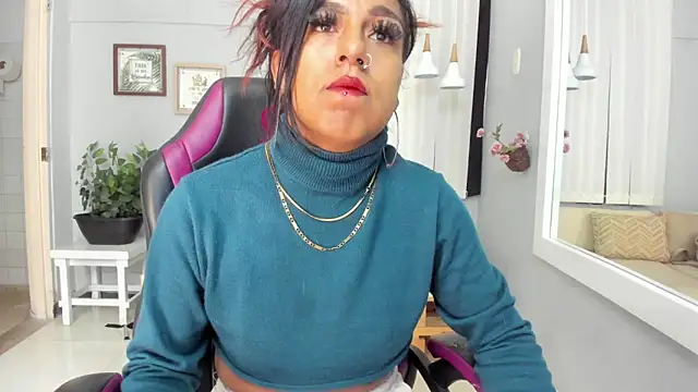 Nahomy Collins  online show from 05-12-26, 07:53