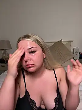 Snapshot of Goldieluxe chatting on 03-01-26, 09:59 Goldieluxe online show from 03-01-26, 09:59