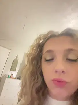 imkhloe online show from 03-15-26, 01:45