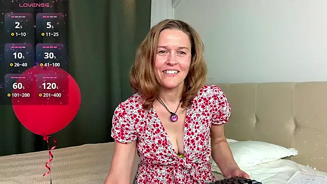 Snapshot of Lizacams chatting on 06-29-26, 04:39 Lizacams online show from 06-29-26, 04:39
