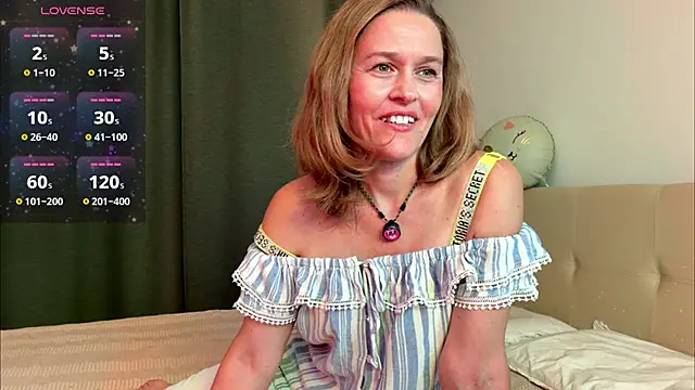 Snapshot of Lizacams chatting on 07-08-26, 05:13 Lizacams online show from 07-08-26, 05:13