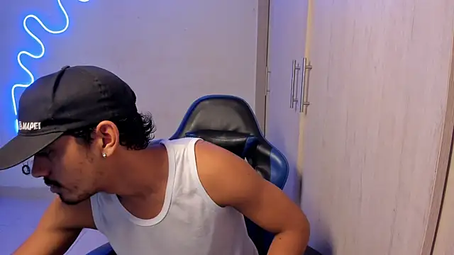 jossi12345j online show from 04-14-26, 05:01