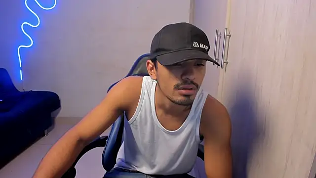 jossi12345j online show from 04-10-26, 04:41