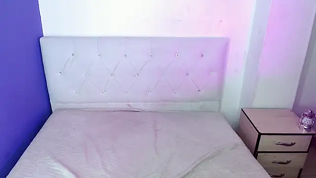 isadoraqueeen online show from 03-25-26, 03:50