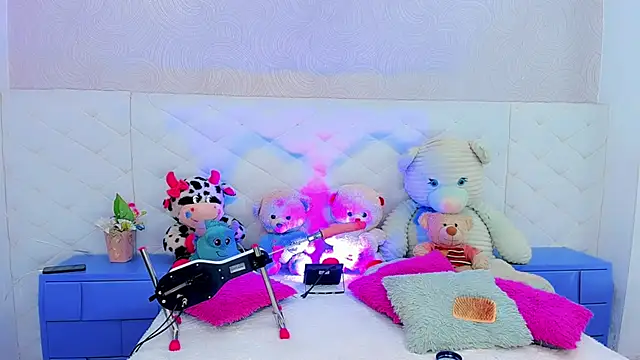 Snapshot of catriona_queen16 chatting on 03-01-26, 07:08 catriona queen16 online show from 03-01-26, 07:08