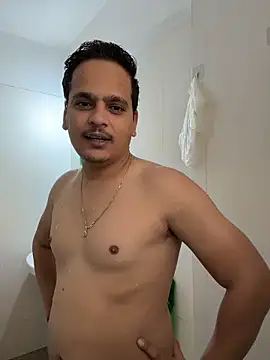 Snapshot of the_guy_u_desire chatting on 03-27-26, 06:00 the guy u desire online show from 03-27-26, 06:00