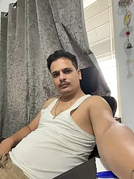 Snapshot of the_guy_u_desire chatting on 07-18-26, 10:46 the guy u desire online show from 07-18-26, 10:46
