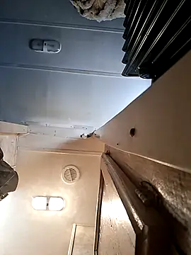 t4zm4ni4c23 online show from 03-01-26, 07:36