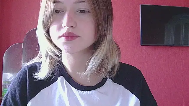 Snapshot of Beloved_Mary chatting on 06-15-26, 07:19 Beloved Mary online show from 06-15-26, 07:19