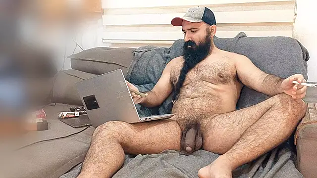 Snapshot of Barba_Negra_Fumador chatting on 05-19-26, 02:35 Barba Negra Fumador online show from 05-19-26, 02:35