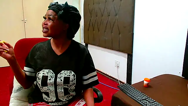 SpicyKittyxxx online show from 03-15-26, 12:01