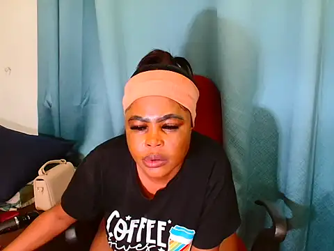 SpicyKittyxxx online show from 03-18-26, 07:37