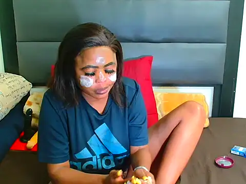 SpicyKittyxxx online show from 04-04-26, 09:43