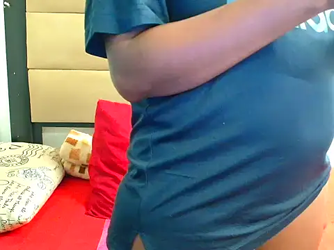 SpicyKittyxxx online show from 04-16-26, 06:52