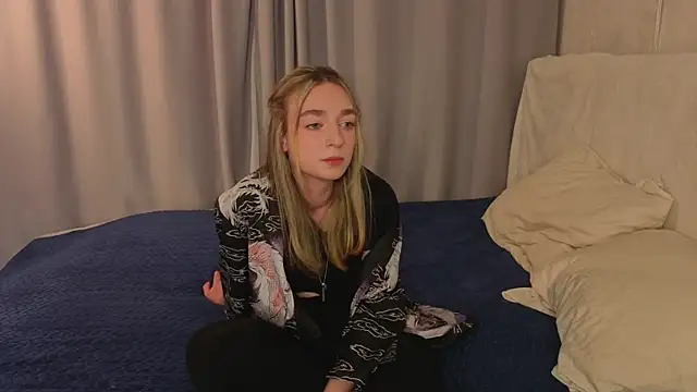 Snapshot of BelindaNeira chatting on 03-20-26, 07:37 BelindaNeira online show from 03-20-26, 07:37