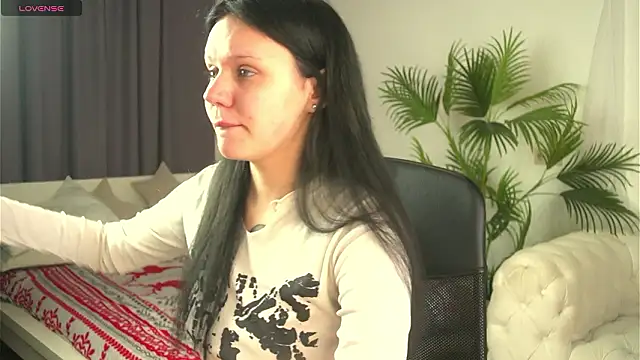 kittenlolla online show from 03-12-26, 06:06