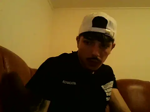 Snapshot of danbig01 chatting on 05-19-26, 06:59 danbig01 online show from 05-19-26, 06:59