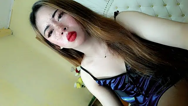 Snapshot of Seductive_sophie chatting on 05-03-26, 01:55 Seductive sophie online show from 05-03-26, 01:55