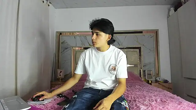 monky 0002 online show from 03-18-26, 12:03