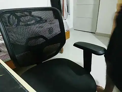 kratosTheHunk online show from 04-01-26, 06:05