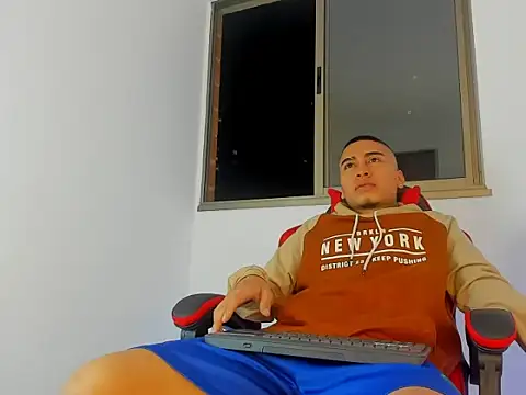 Snapshot of Mnell28 chatting on 03-02-26, 02:45 Mnell28 online show from 03-02-26, 02:45