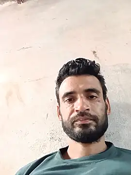 Snapshot of gauravsexy chatting on 06-08-26, 01:28 gauravsexy online show from 06-08-26, 01:28