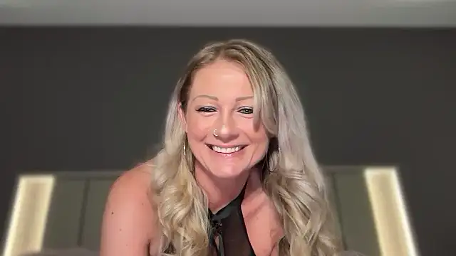 BlondeMilf82 online show from 07-04-26, 06:09