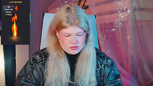 LilithNlsn online show from 04-19-26, 03:51