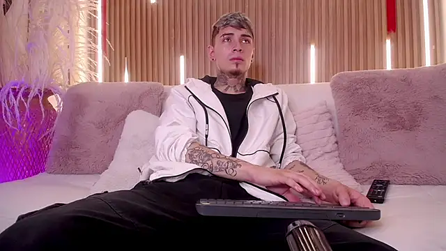 Max Hader  online show from 03-06-26, 03:12