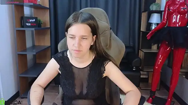 Molly Miavka online show from 06-19-26, 06:41