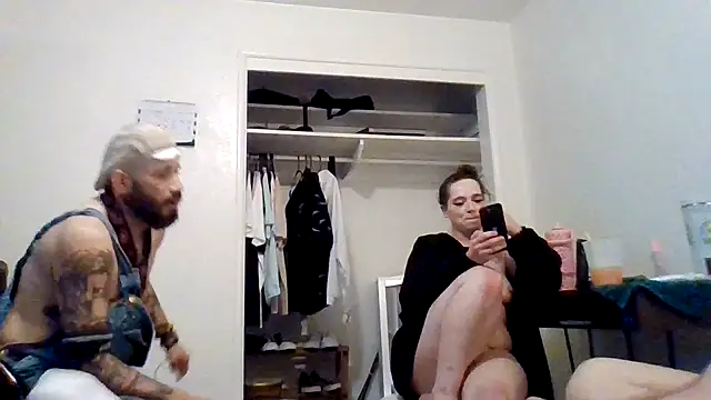 TallHungandCloudy69 online show from 04-17-26, 09:45