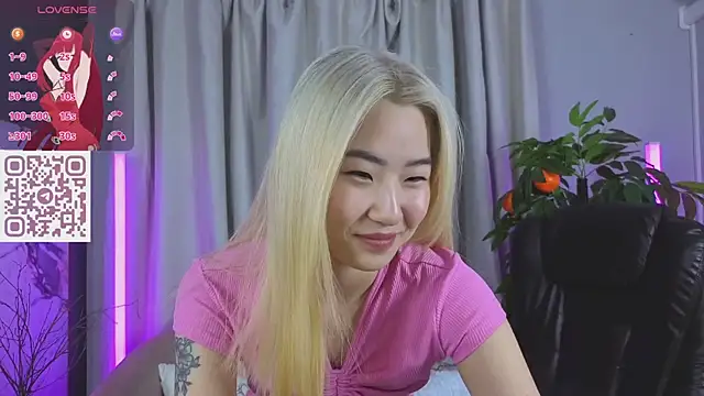 YunnaLuv online show from 03-04-26, 01:02