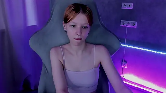 Snapshot of Emma_Dusk chatting on 07-15-26, 09:49 Emma Dusk online show from 07-15-26, 09:49