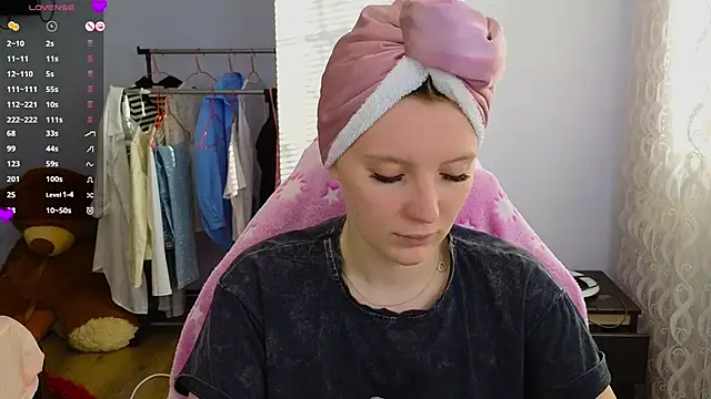 Mary Blu online show from 04-07-26, 03:52