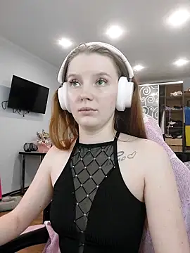 Snapshot of Mary_Blu chatting on 02-19-26, 04:59 Mary Blu online show from 02-19-26, 04:59