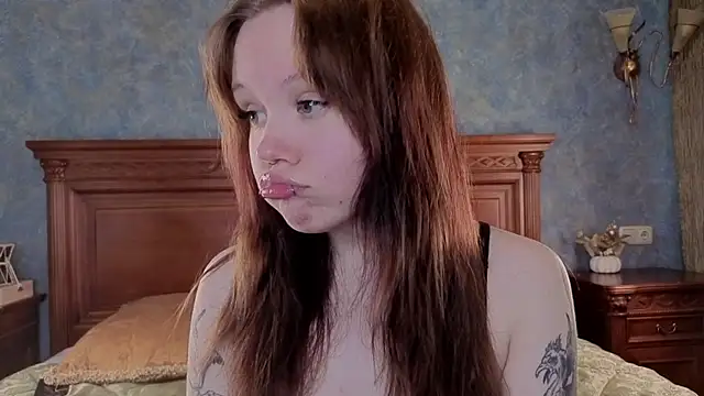 LeahAllsop online show from 05-25-26, 02:22