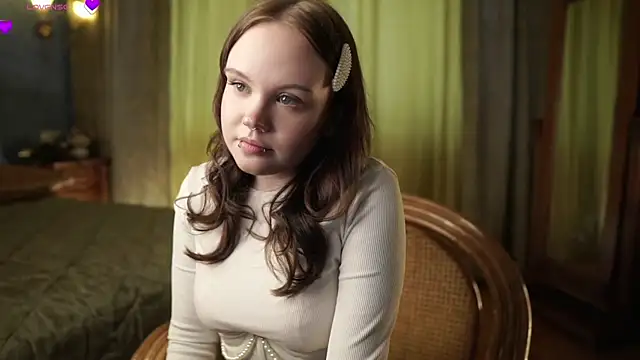 LeahAllsop online show from 04-04-26, 03:13