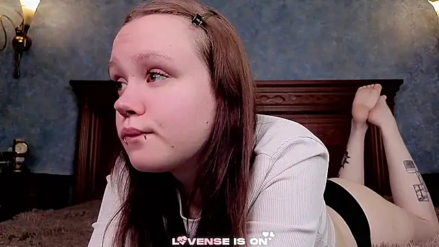 Snapshot of LeahAllsop chatting on 06-05-26, 02:16 LeahAllsop online show from 06-05-26, 02:16