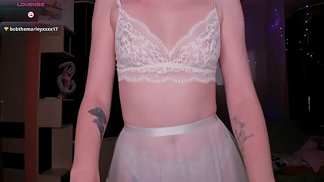 Luna Reid online show from 05-24-26, 04:23
