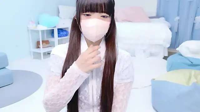 Snapshot of Hime_na chatting on 04-19-26, 12:28 Hime na online show from 04-19-26, 12:28